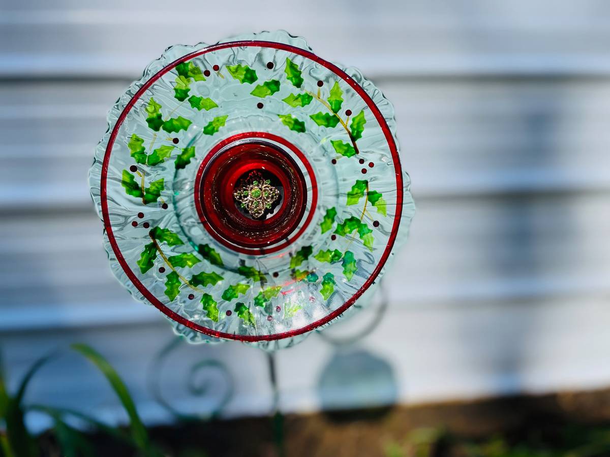 Holly — Large Glass Flower — view 1