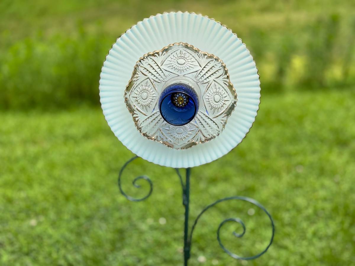 White with Blue Center — Large Glass Flower — view 2