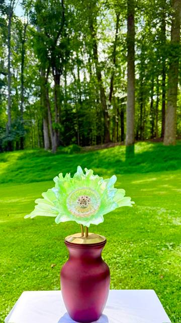 Green with Yellow Center — Vase Glass Flower — view 5