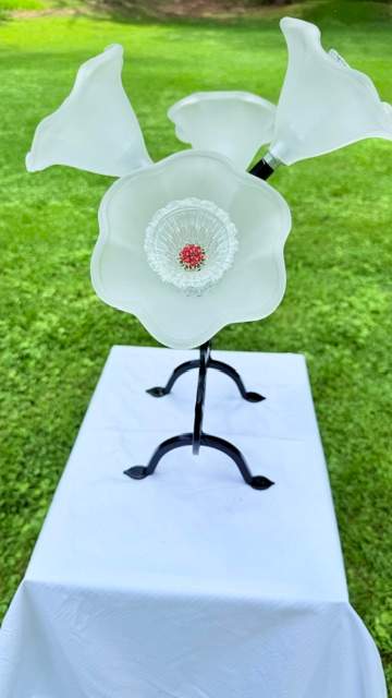 White — Quad Table Stand Glass Flower